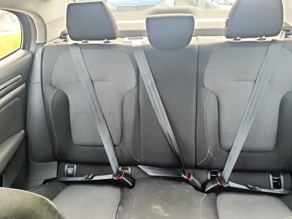 Renault Megane 2018 - Image 4