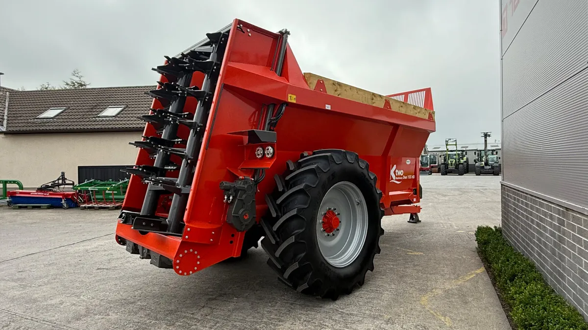 Ktwo 155HD Rear Discharge Spreader - Image 4