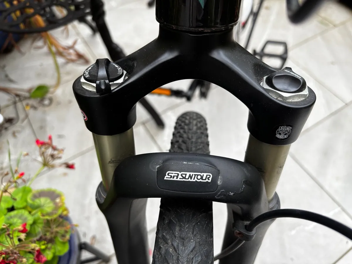 Giant Roam 0 Disc Hybrid / Trekking Bike - Image 2