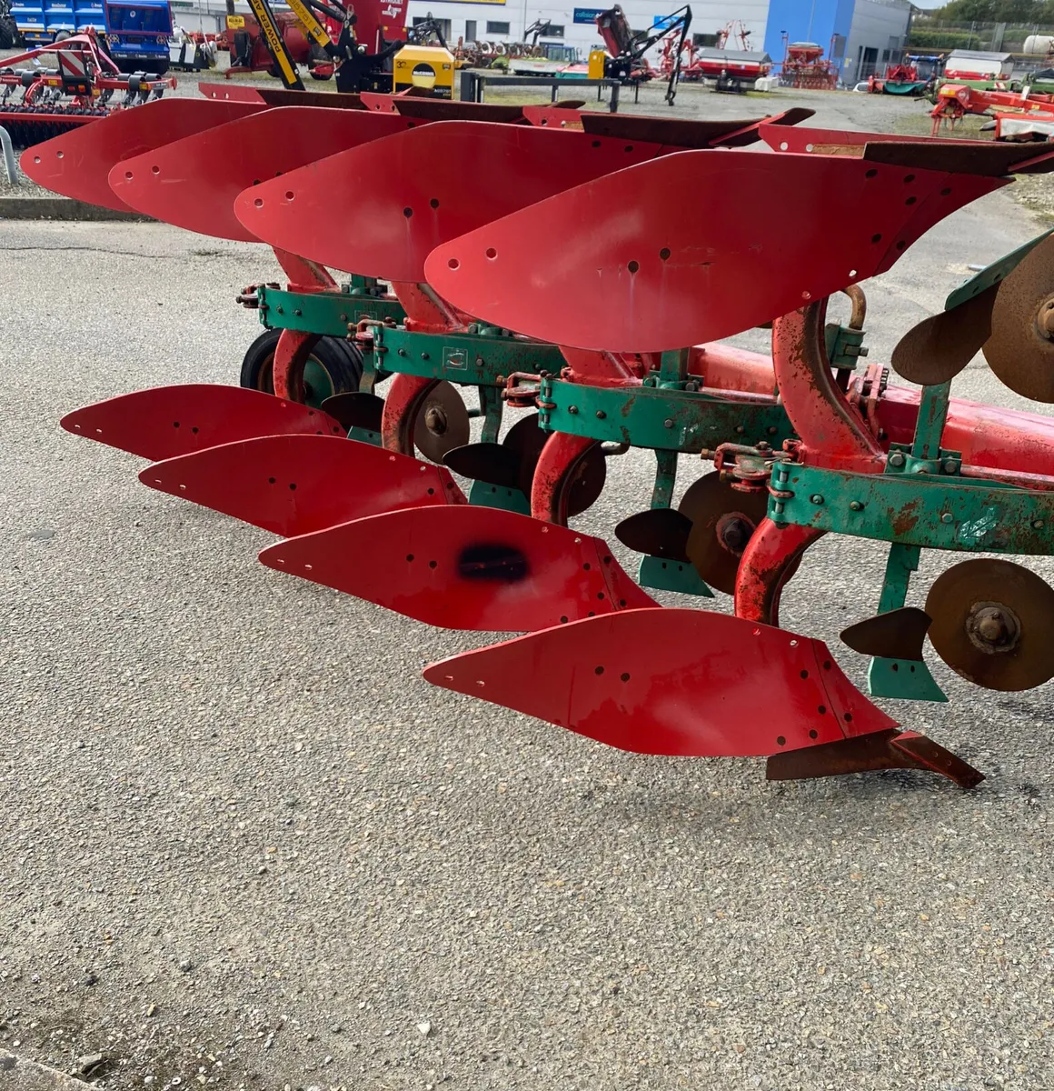 Model E 4 Furrow - Image 2
