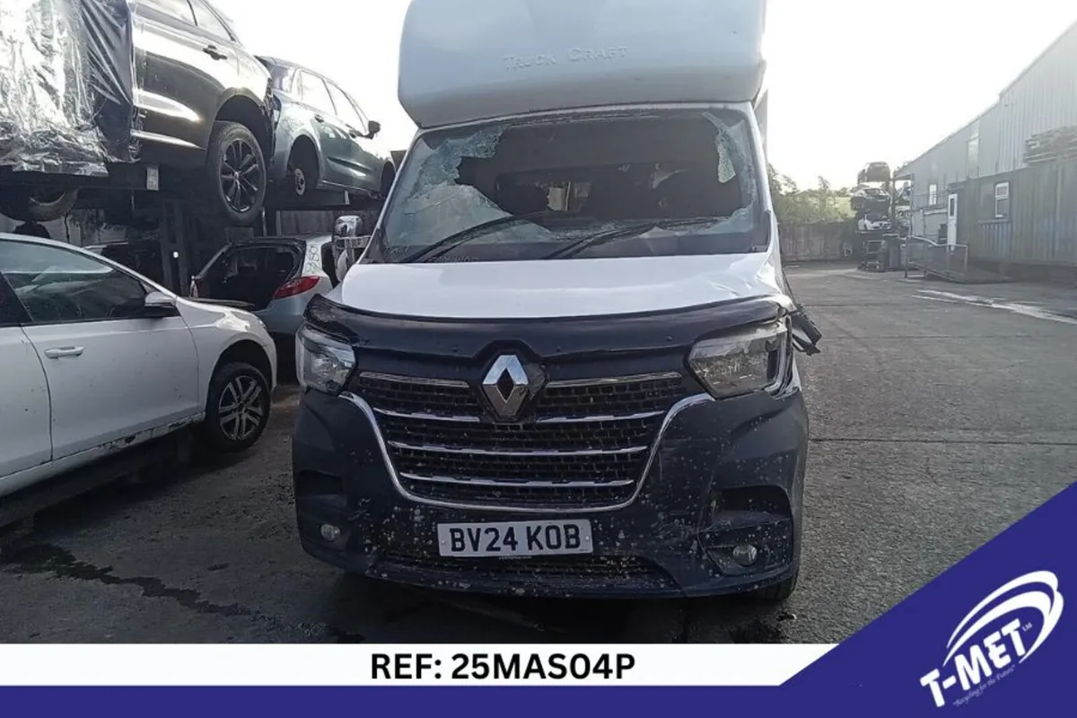2024 RENAULT MASTER BREAKING FOR PARTS - Image 2