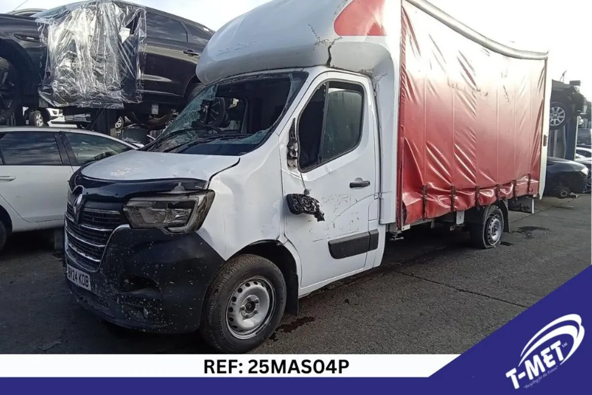 2024 RENAULT MASTER BREAKING FOR PARTS - Image 1
