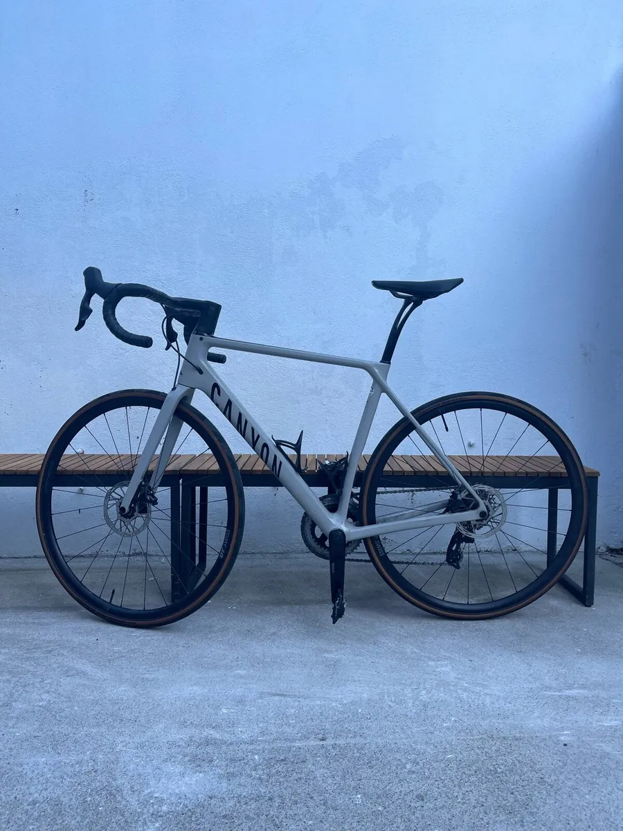 Canyon Endurance CF SL 7 E Tap road bike Medium - Image 2