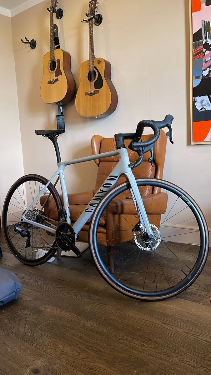 Canyon Endurance CF SL 7 E Tap road bike Medium - Image 1