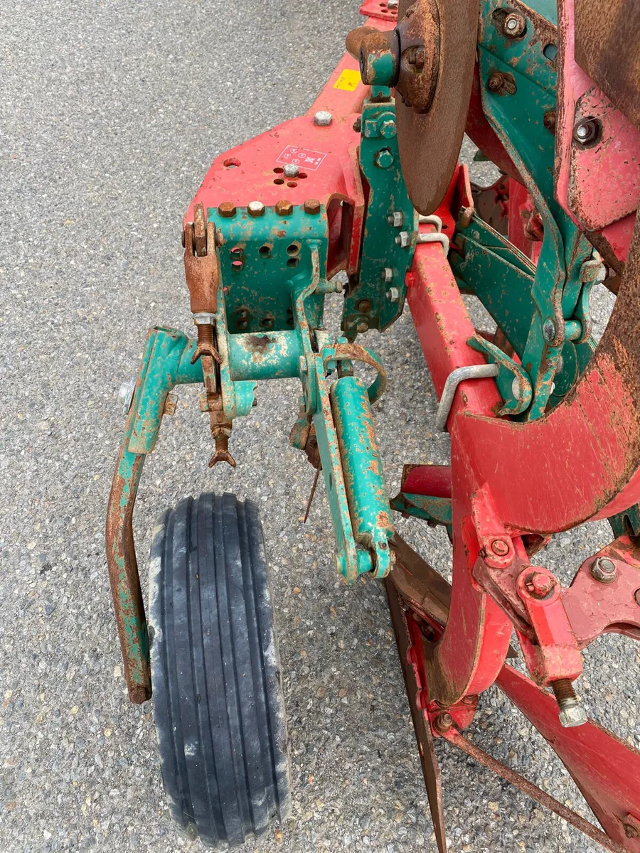 Kverneland ED 5 furrow plough - Image 4