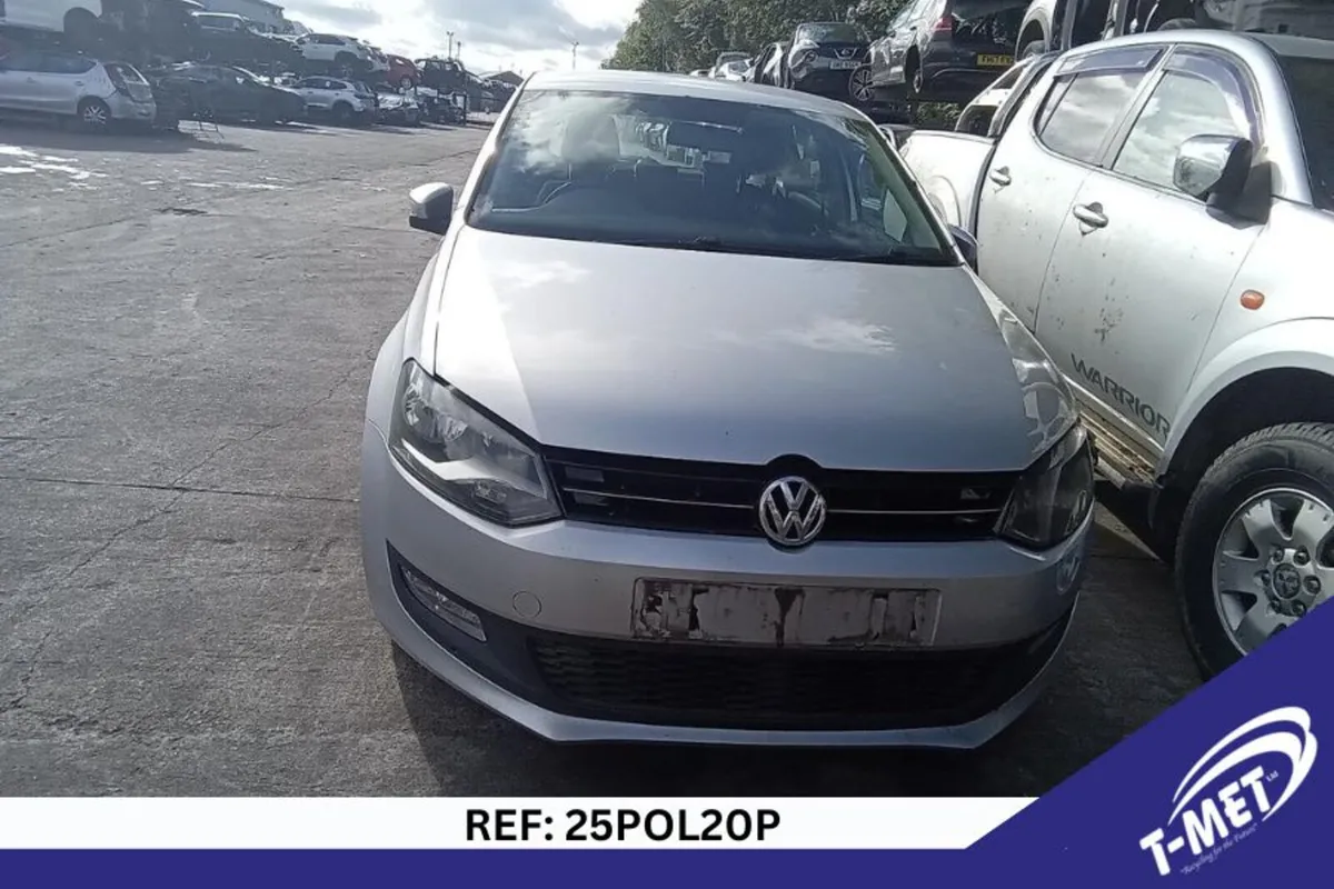2013 VOLKSWAGEN POLO BREAKING FOR PARTS - Image 2