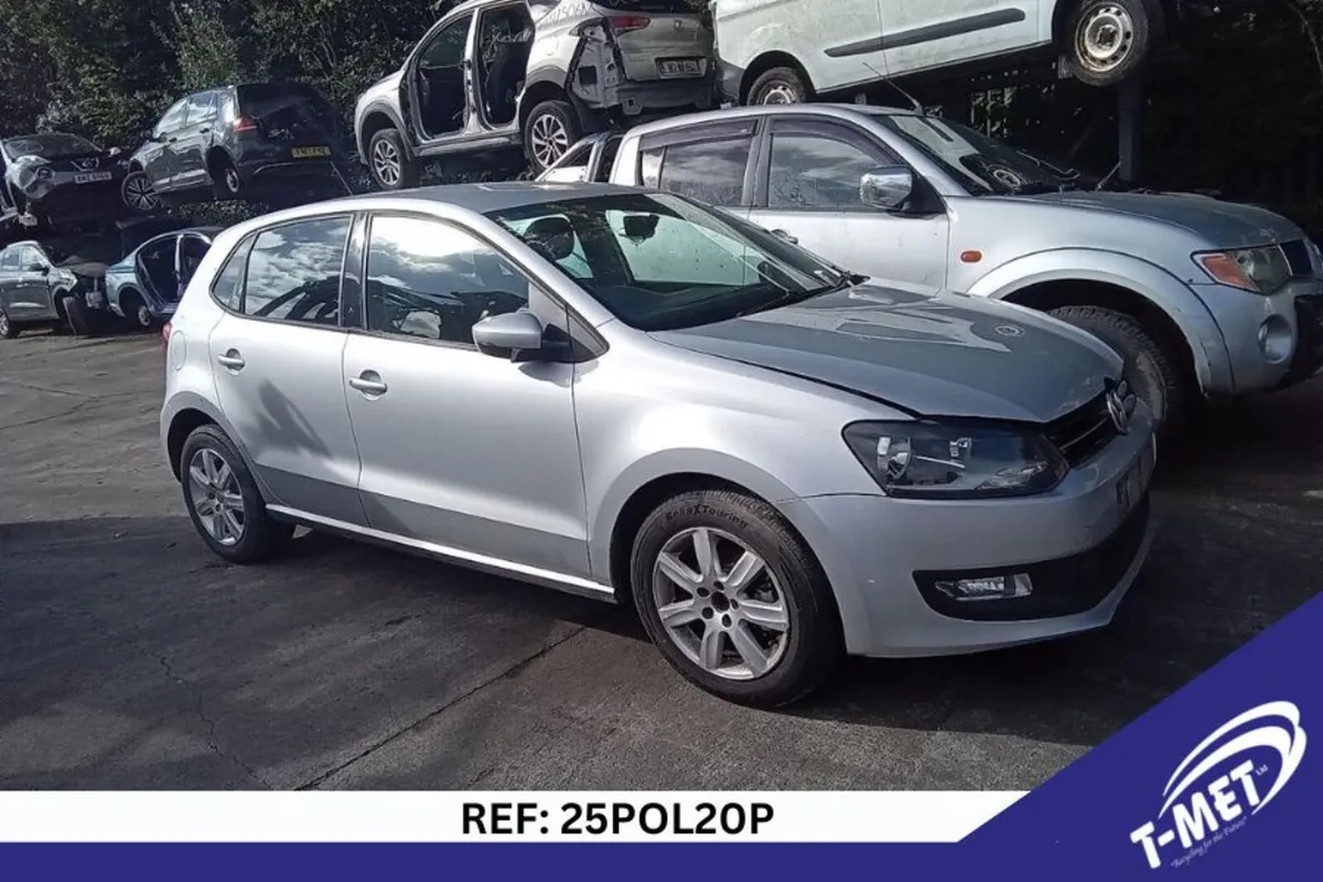 2013 VOLKSWAGEN POLO BREAKING FOR PARTS - Image 1