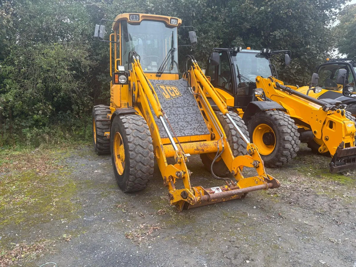 JCB 411 Loading Shovel - Image 2