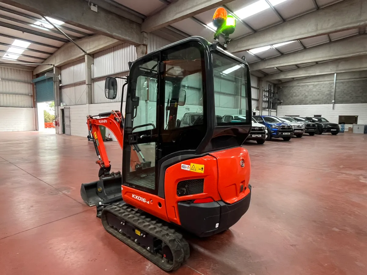 Kubota KX016-4 Cabbed Mini Digger - Image 3