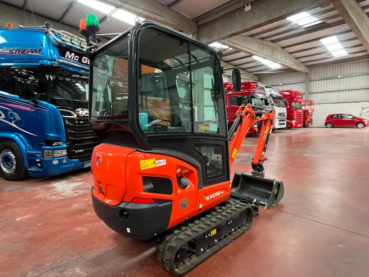 Kubota KX016-4 Cabbed Mini Digger - Image 4
