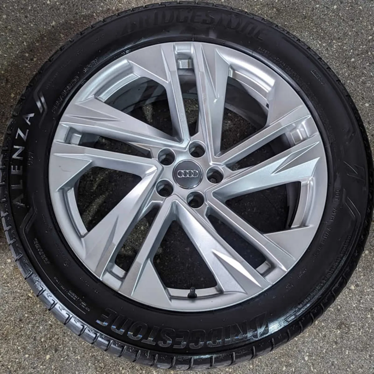 20" GENUINE OEM Q7 ALLOY WHEELS & BRIDGESTONE TYRE - Image 2