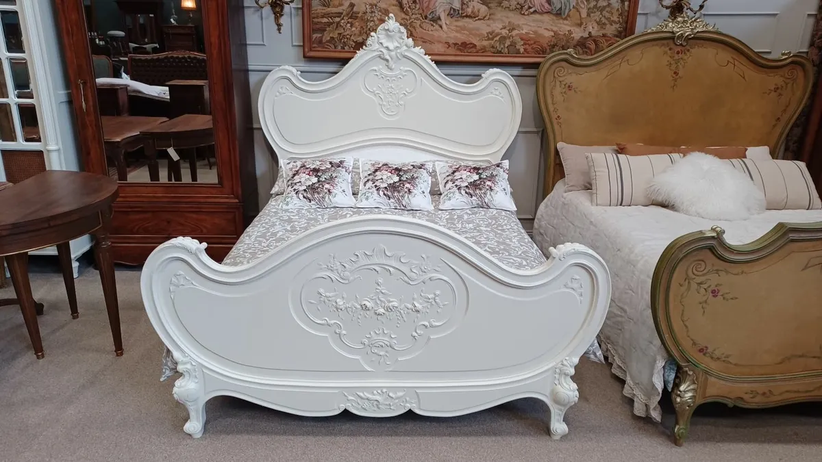 Two unique antique  beds - Image 4