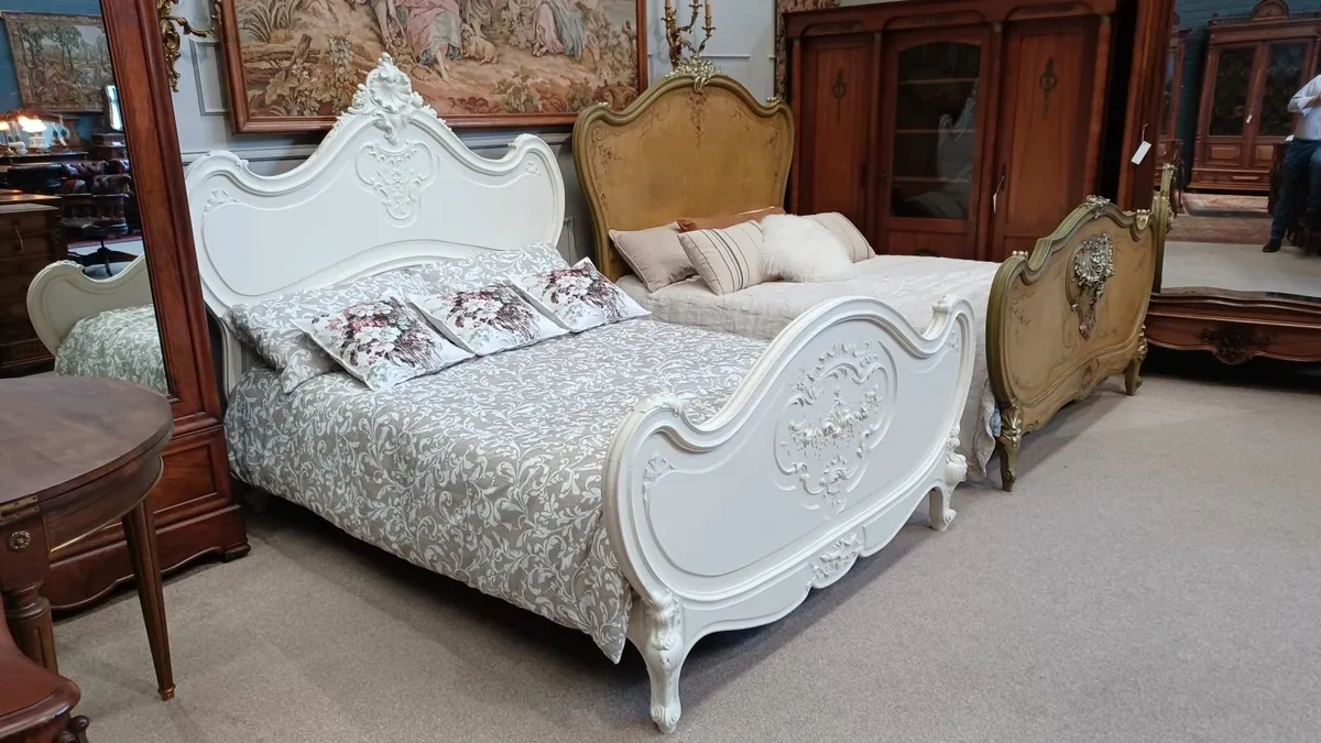 Two unique antique  beds - Image 2