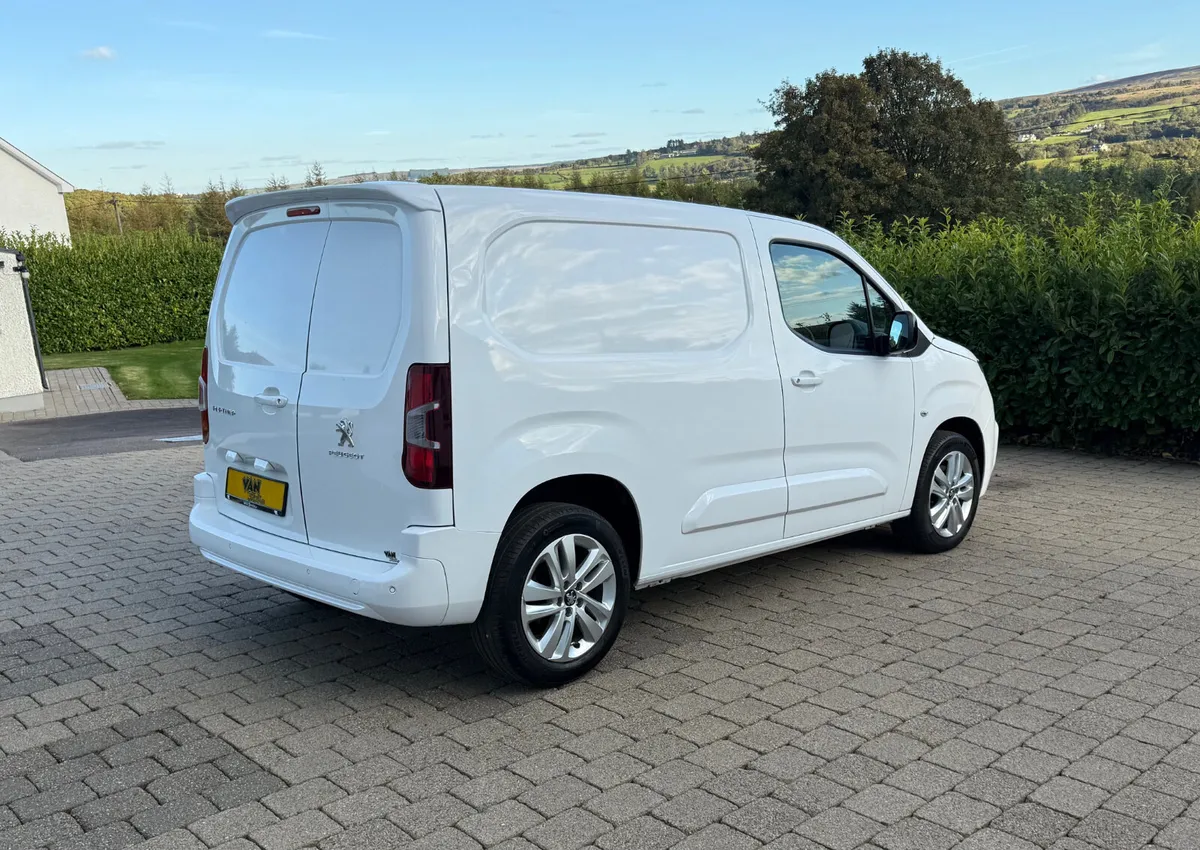 2021 Peugeot Partner Professional 100bhp GT Spec - Image 4