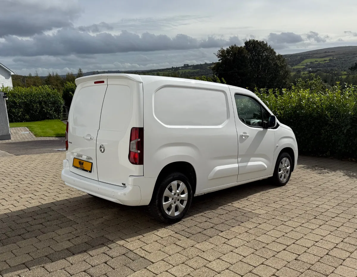 2019 (192) Vauxhall Combo Sportive 1.5 100bhp - Image 4