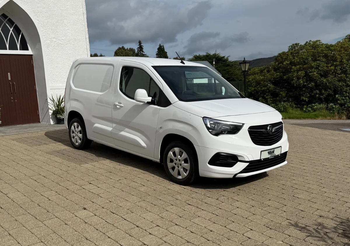 2019 (192) Vauxhall Combo Sportive 1.5 100bhp - Image 1