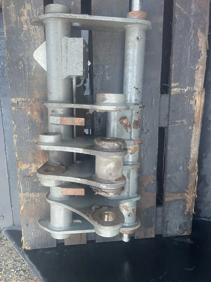 Kramer Headstock - Image 2