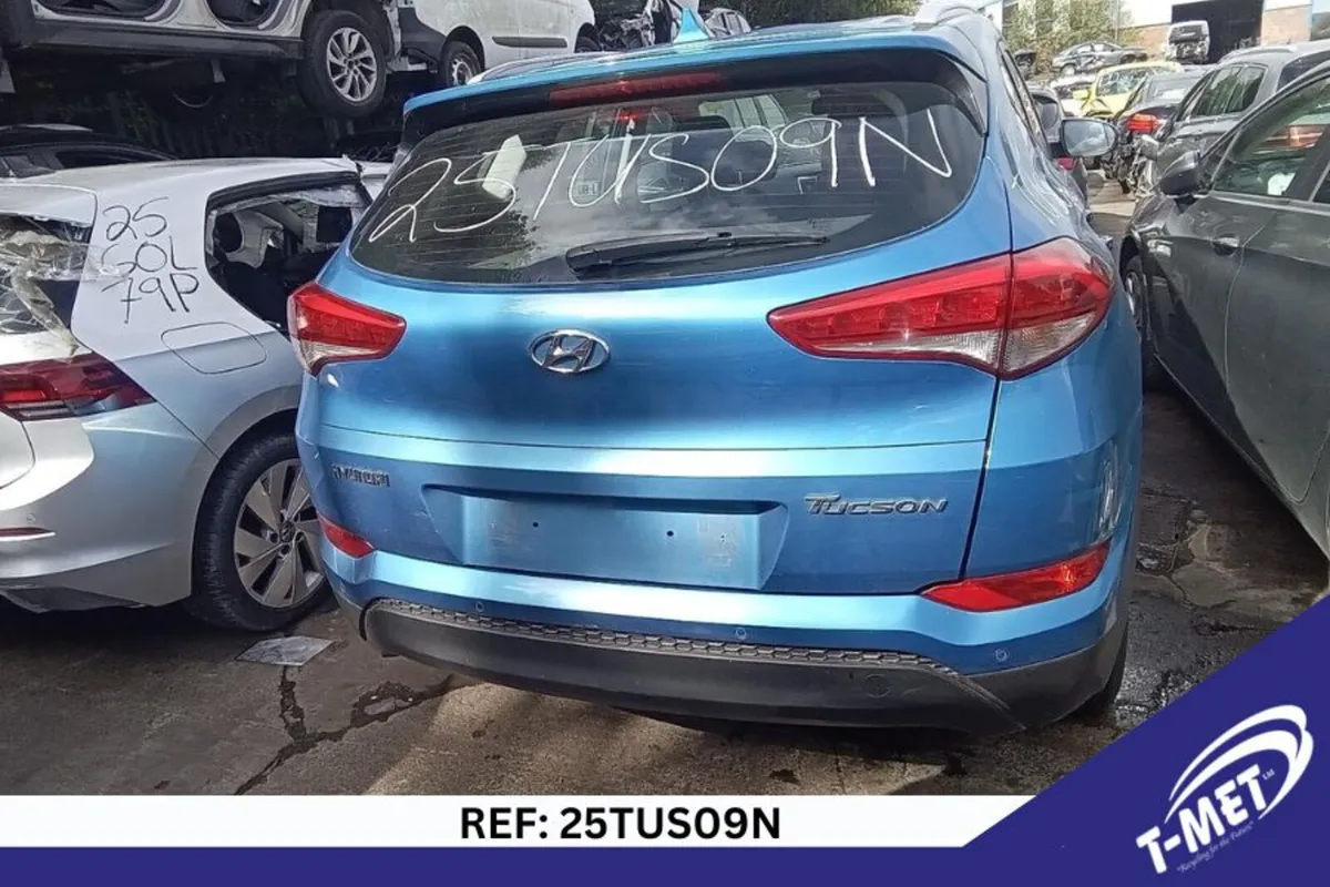 2015 HYUNDAI TUCSON BREAKING FOR PARTS - Image 2