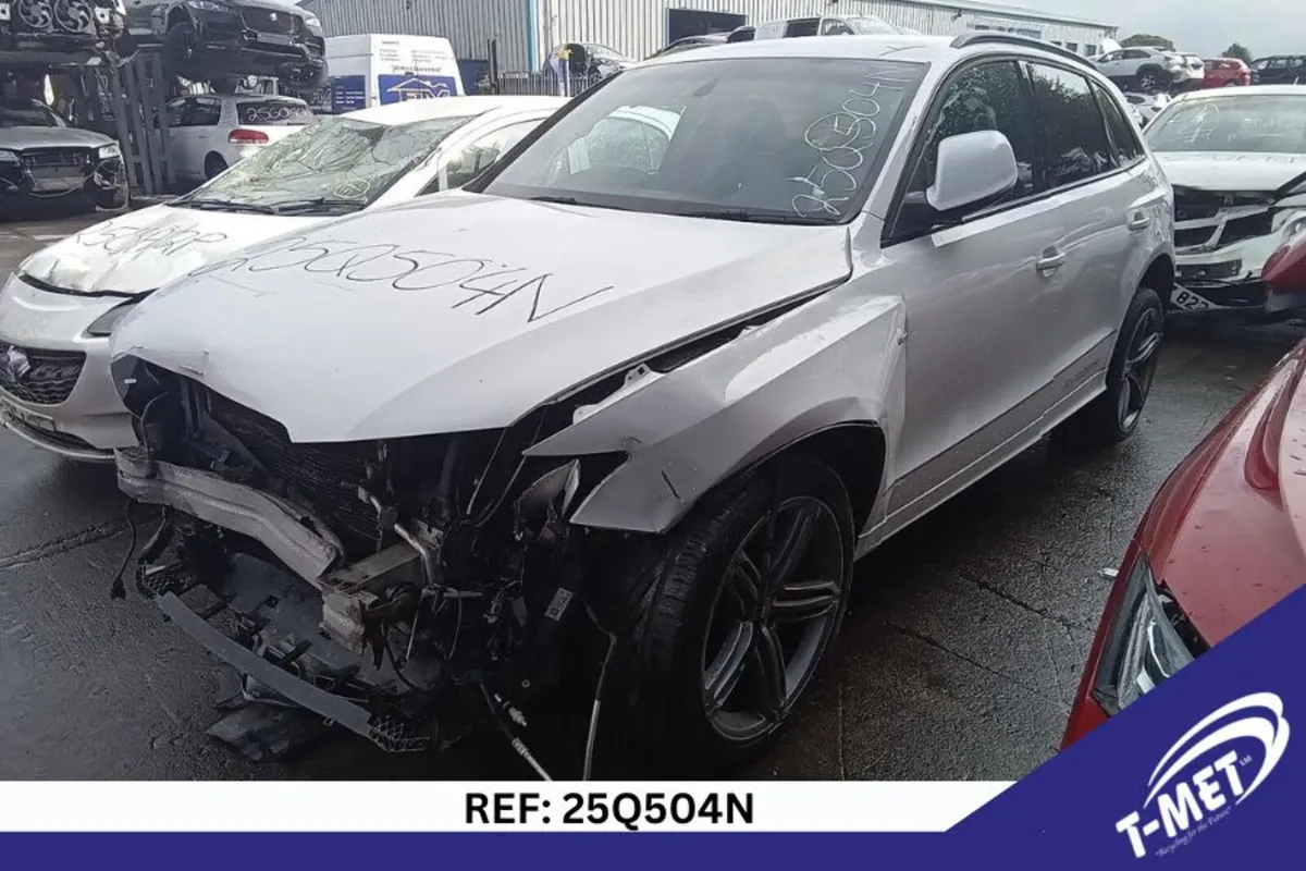 2013 AUDI Q5 BREAKIING FOR PARTS - Image 4