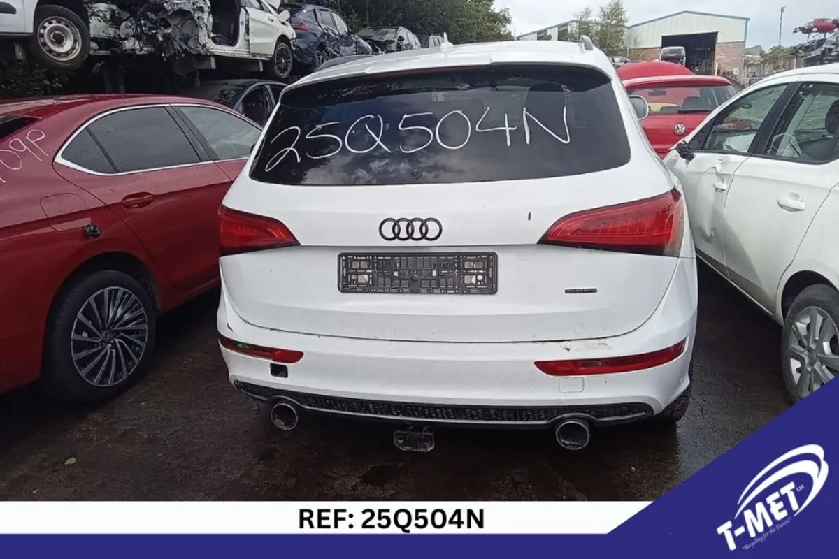 2013 AUDI Q5 BREAKIING FOR PARTS - Image 2