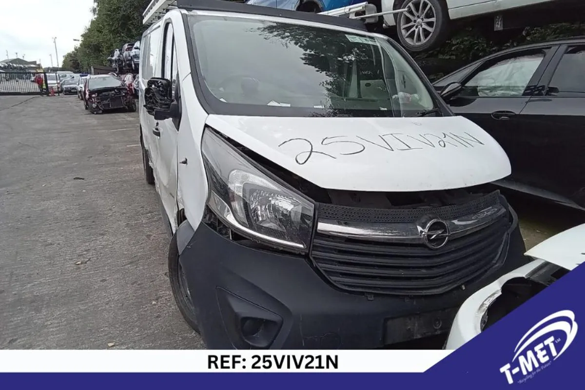 2017 OPEL VIVARO BREAKING FOR PARTS - Image 2