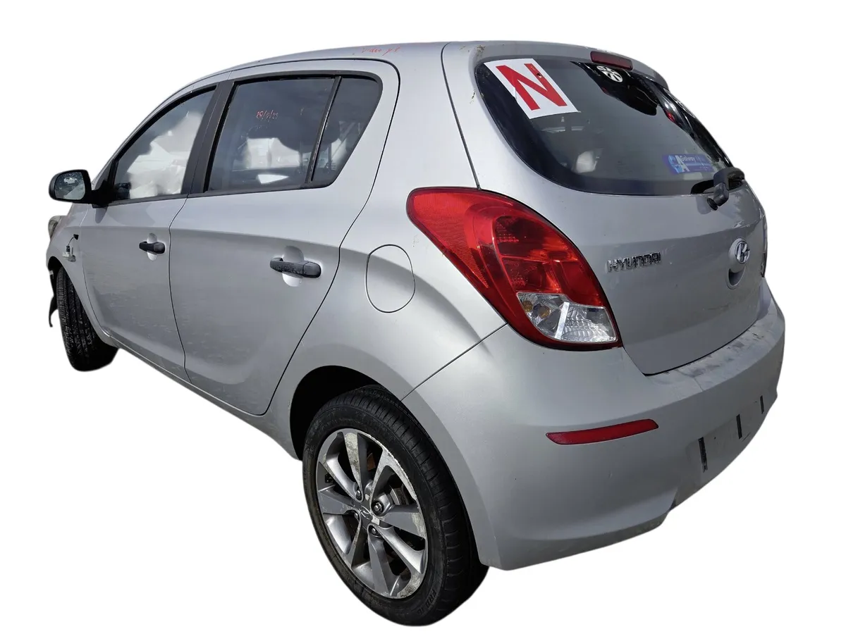 2014 HYUNDAI I20 For Breaking/Dismantling - Image 4