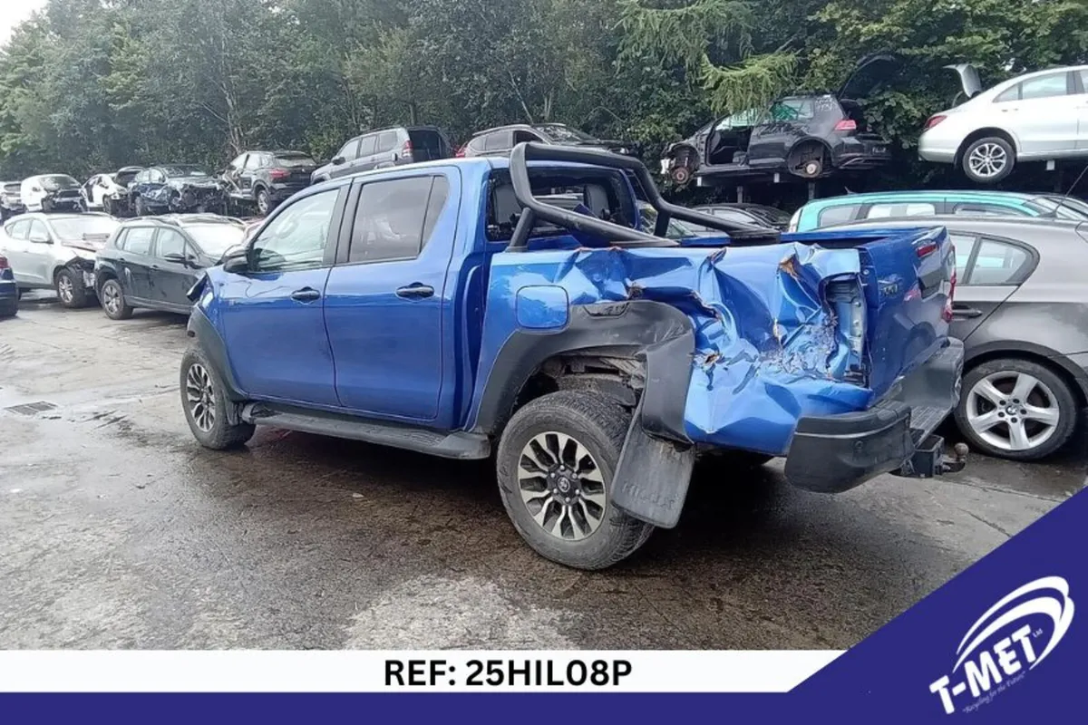 2024 TOYOTA HILUX BREAKING FOR PARTS - Image 3