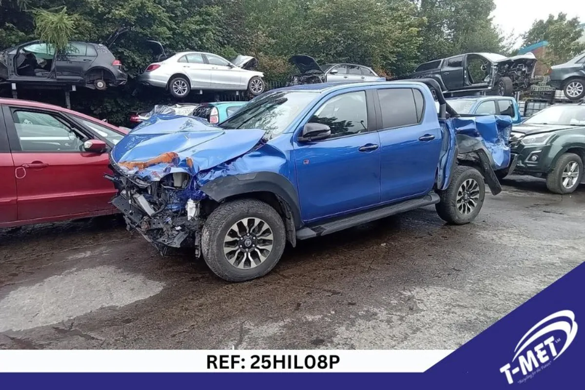 2024 TOYOTA HILUX BREAKING FOR PARTS - Image 4