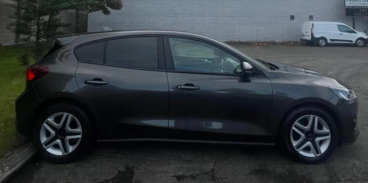 2022 Ford Focus AUTOMATIC Commercial - Image 4