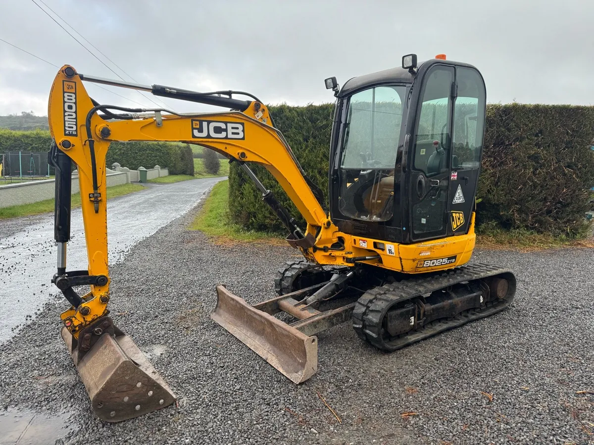 2018 JCB 8025 Zts - Image 1