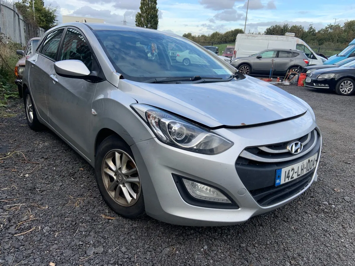 Hyundai i30 1.6d low mileage - Image 3