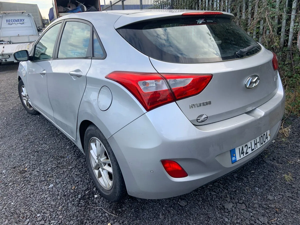 Hyundai i30 1.6d low mileage - Image 4