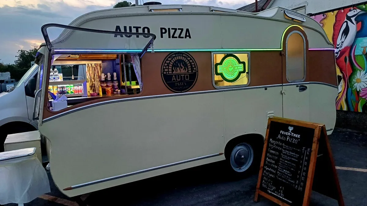 Food track vintage, mobile catering,  business. - Image 1