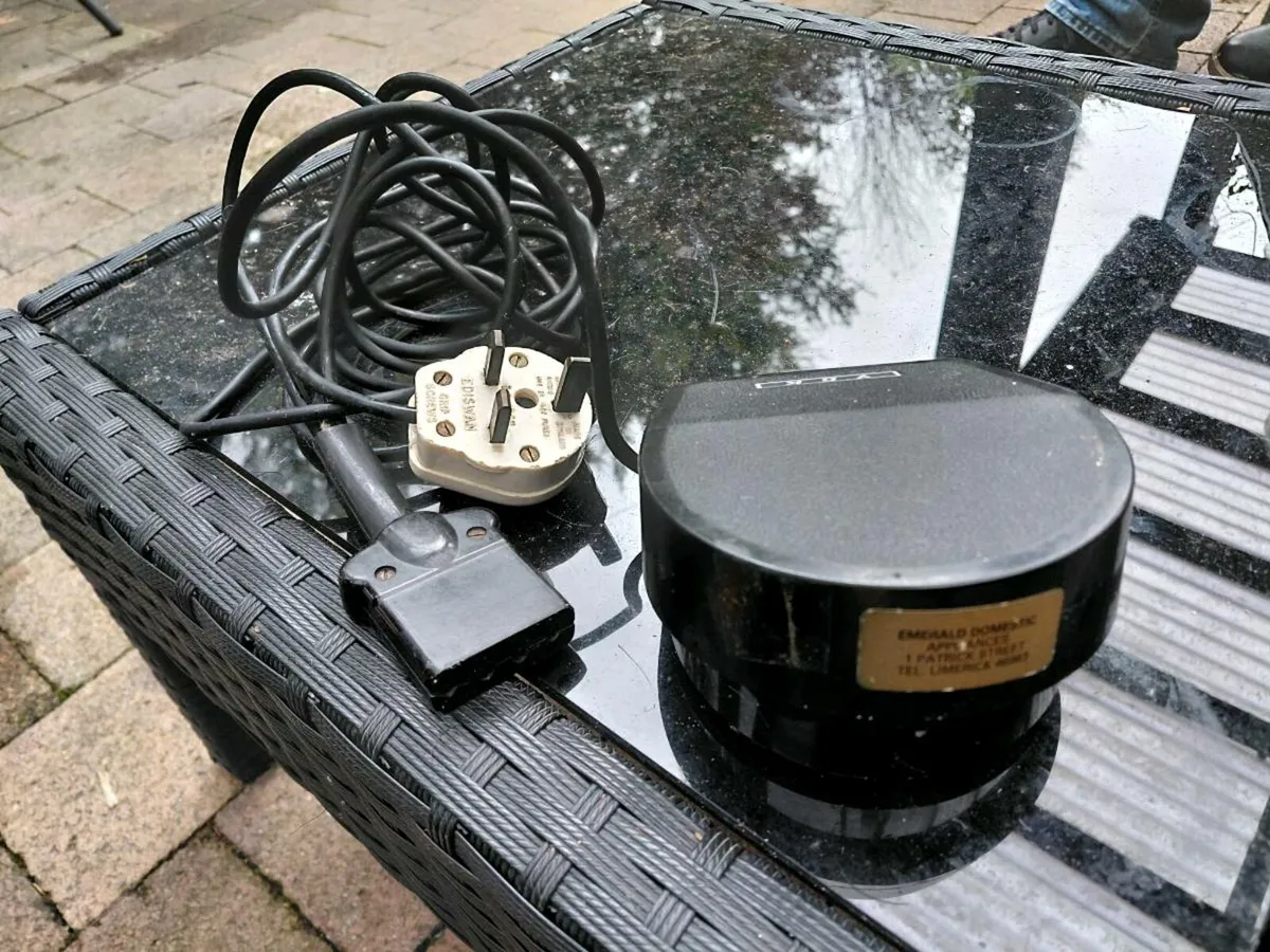 HARRIS Sewing Machine - Image 3