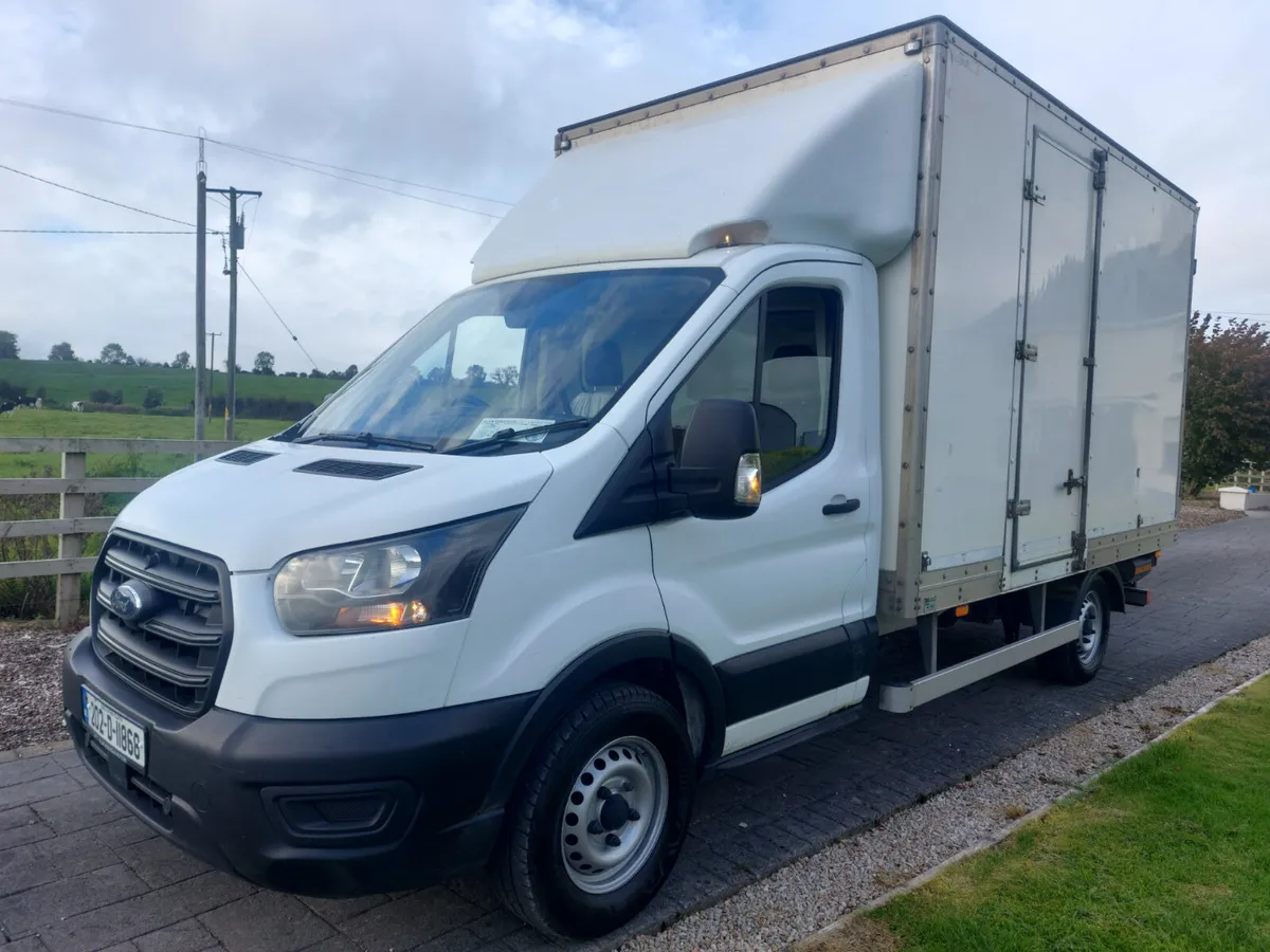 FORD TRANSIT 202' LUTON WITH TAIL LIFT - Image 3