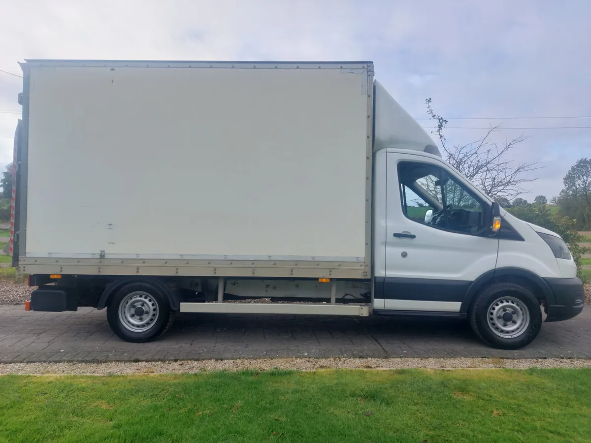 FORD TRANSIT 202' LUTON WITH TAIL LIFT - Image 1