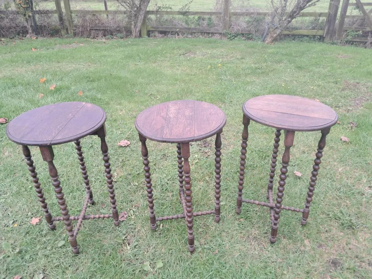 3 oak tables - Image 1
