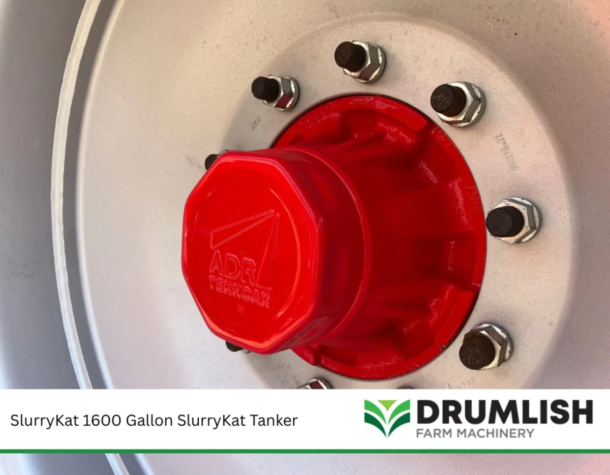 New 2025 1600 Gallon SlurryKat Tanker - Image 2