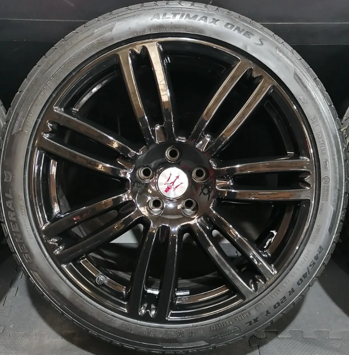 20" GENUINE MASERATI GHIBLI WHEELS/ TYRES 67001686 - Image 4