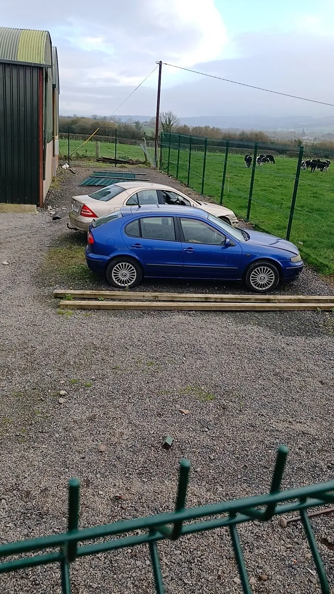 Fencing contractor - Image 3