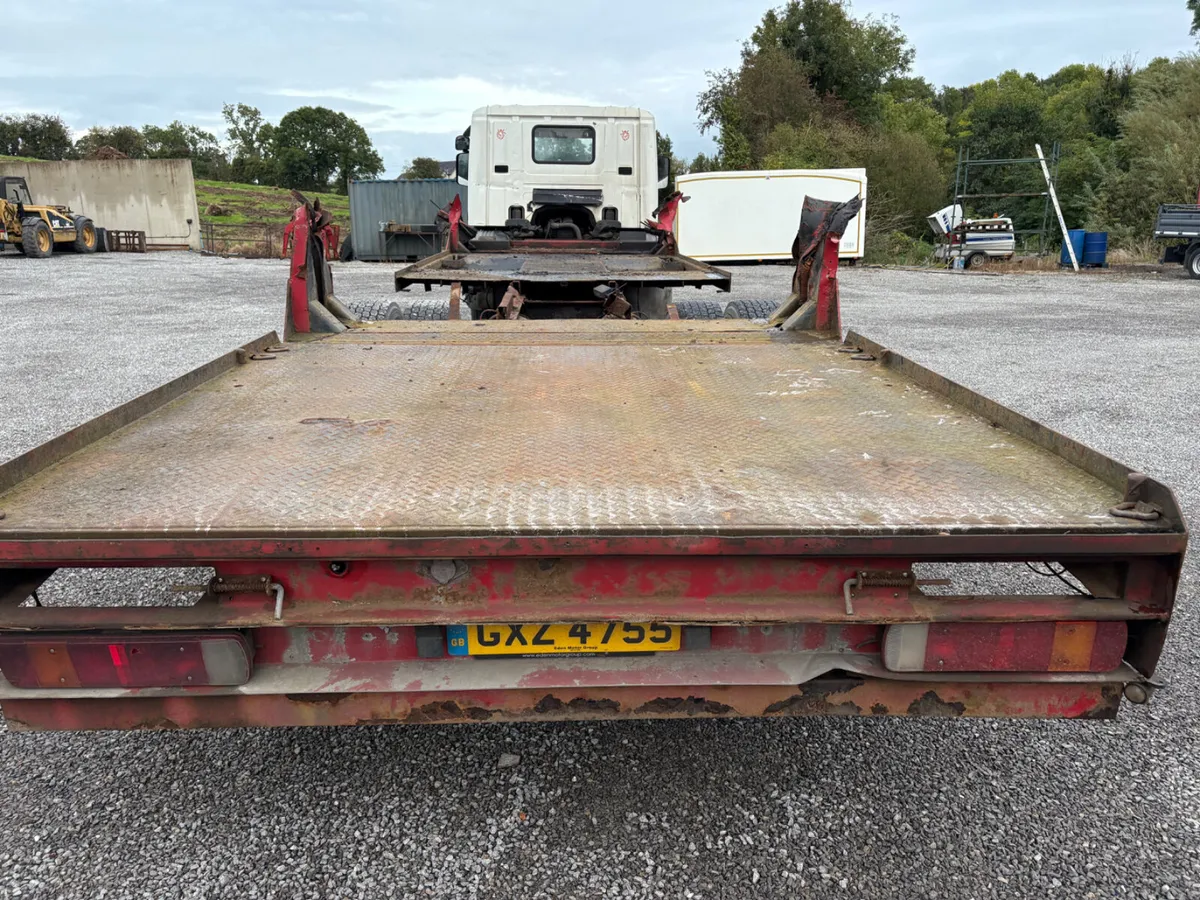 2005 Scania 94D 300 Flatbed - Image 4