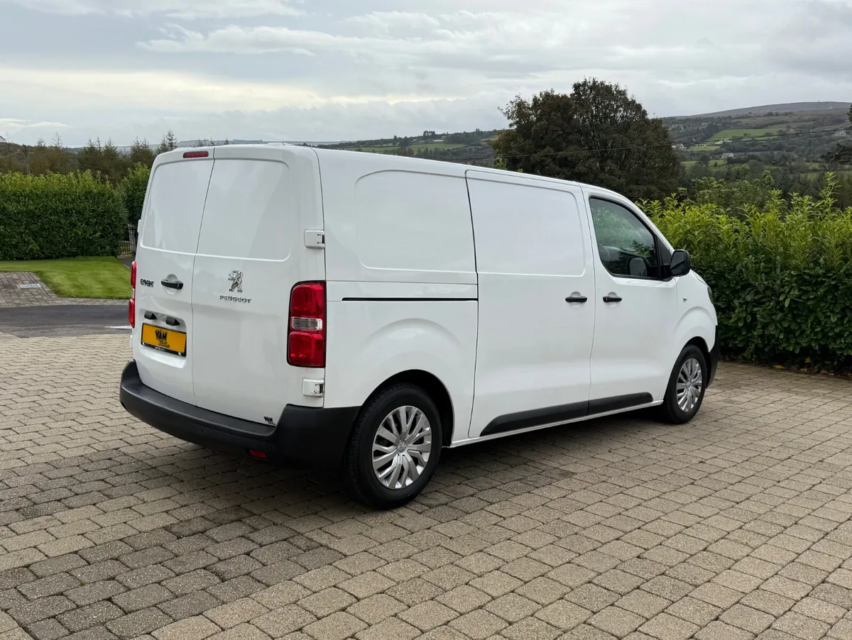 2021 Peugeot Expert Professional MWB 100bhp - Image 4