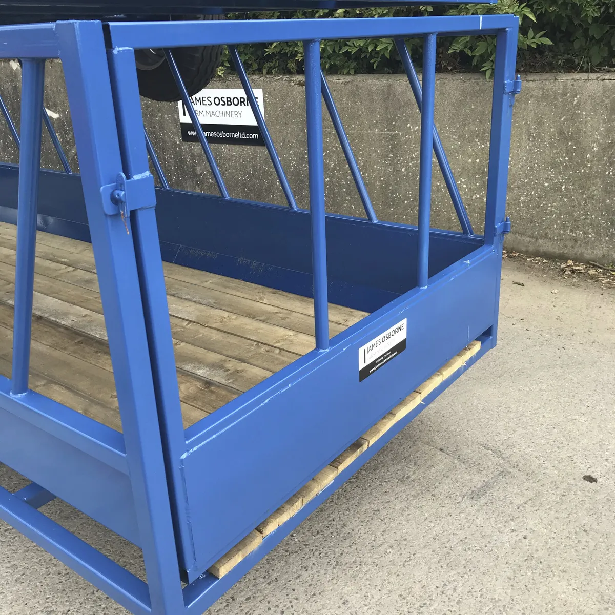 Osborne 15'6" cattle feeding trailer - NEW - Image 4