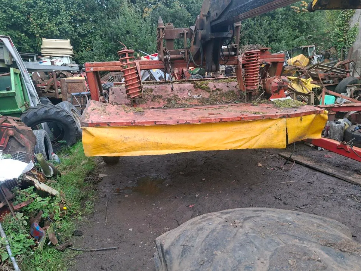 4 ft silage grab +other items of machinery - Image 4
