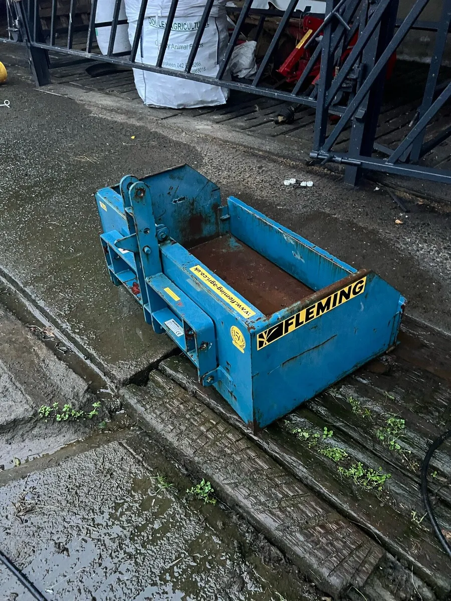 Fleming Link Box - Image 1