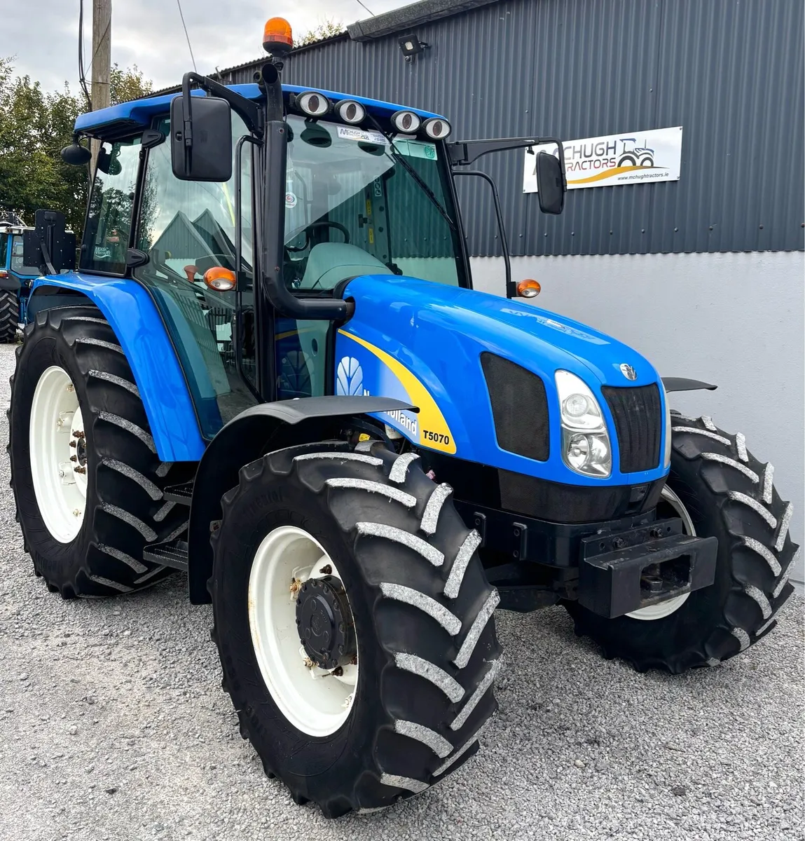 NEW HOLLAND T5070  *** LOW HOURS*** - Image 2