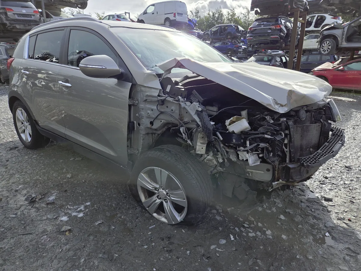 2013 KIA SPORTAGE For Breaking/Dismantling - Image 1