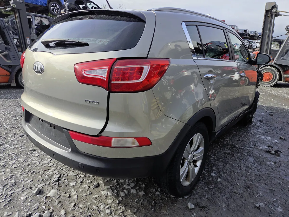 2013 KIA SPORTAGE For Breaking/Dismantling - Image 3