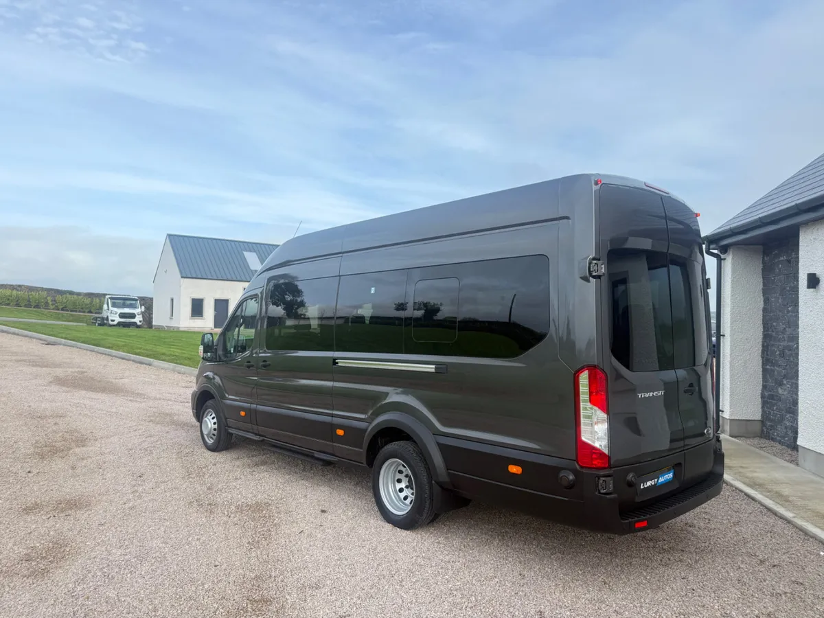 221 Ford Transit Trend 17 Seater - Image 4