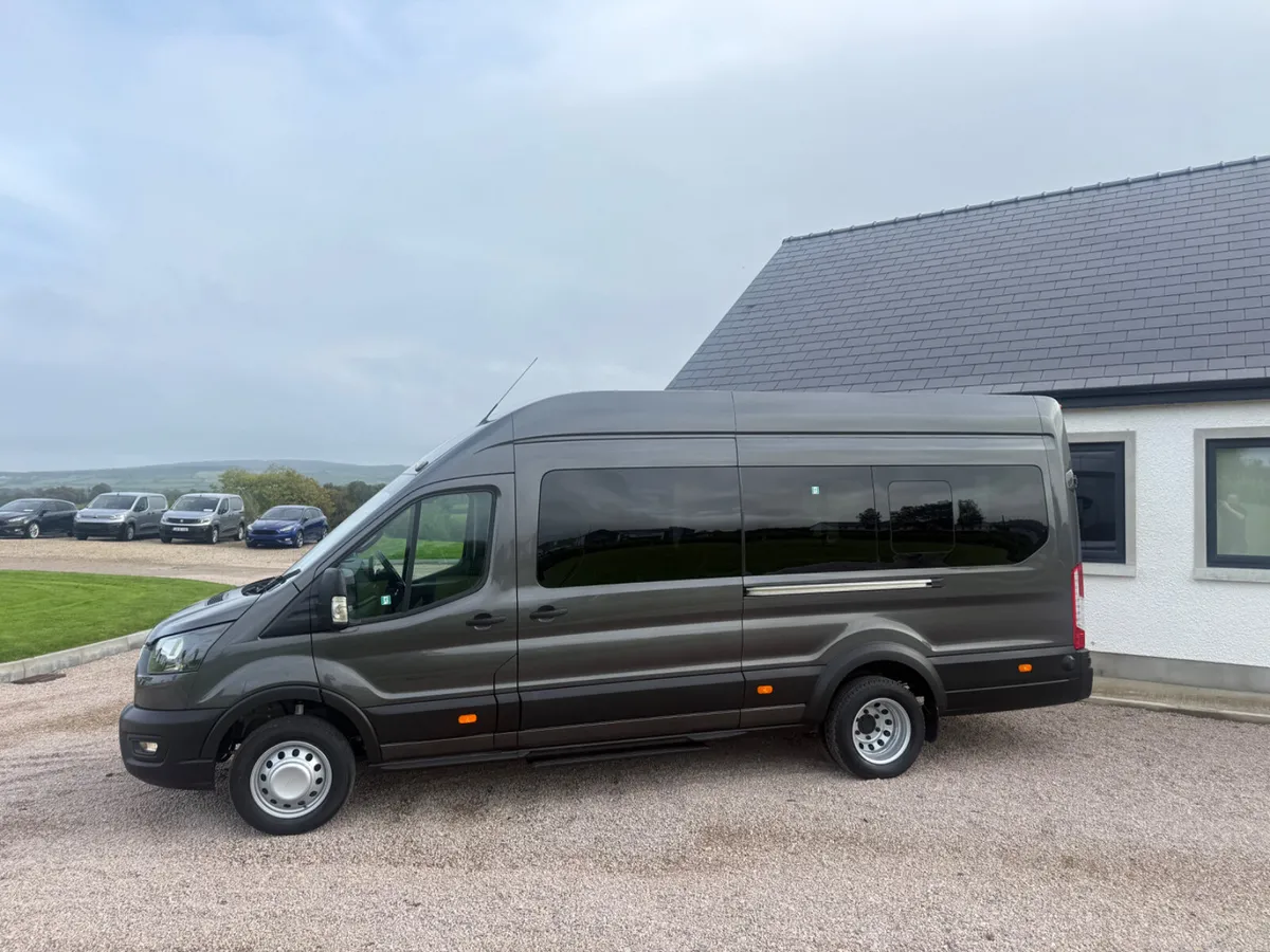 221 Ford Transit Trend 17 Seater - Image 3